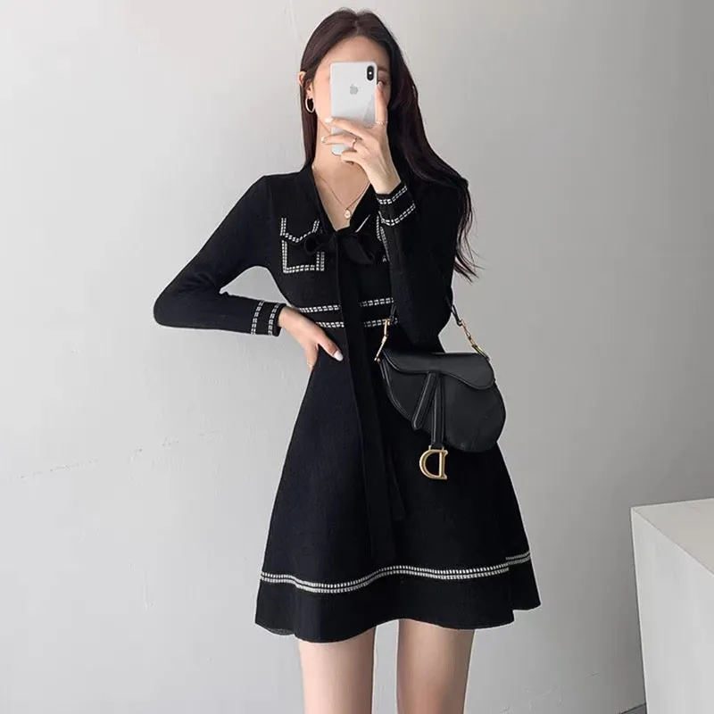 2023 new French Hepburn style little black dress with waist and bottom layer with sweater knitted dress for women in autumn and 