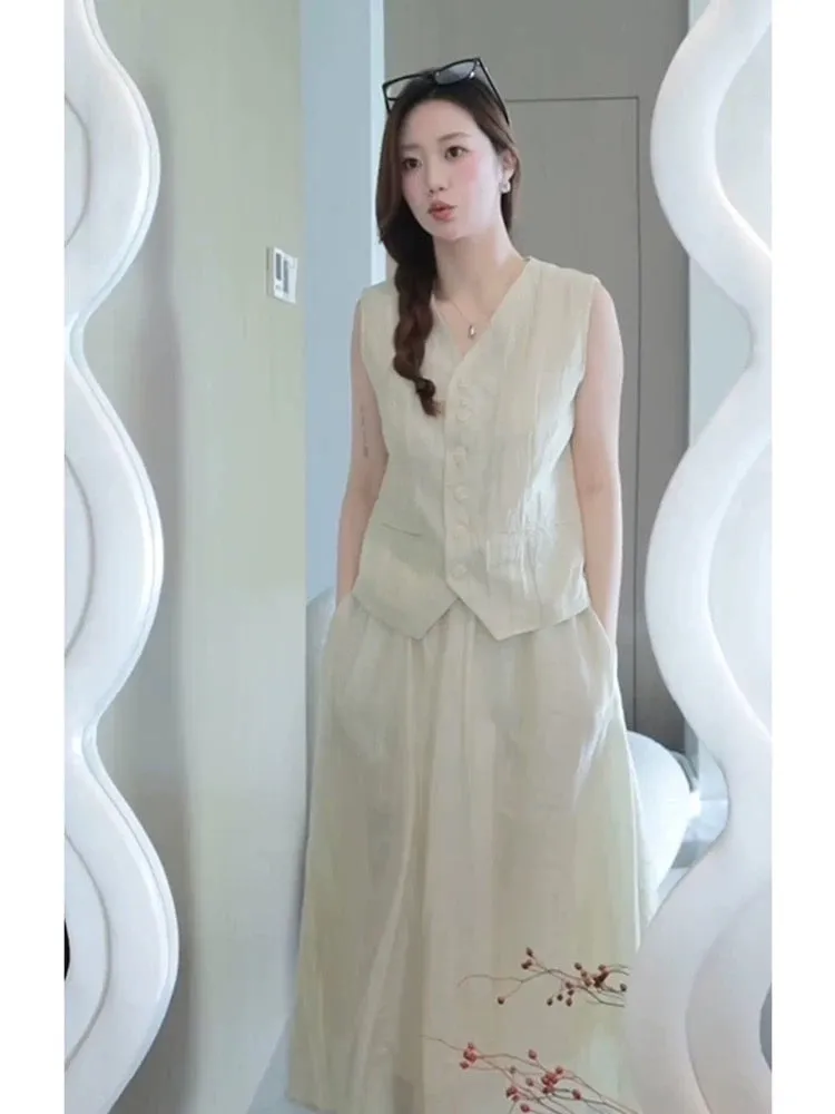 2024 new summer commuter women's clothing, elegant, age-reducing, fashionable sleeveless vest and skirt two-piece suit