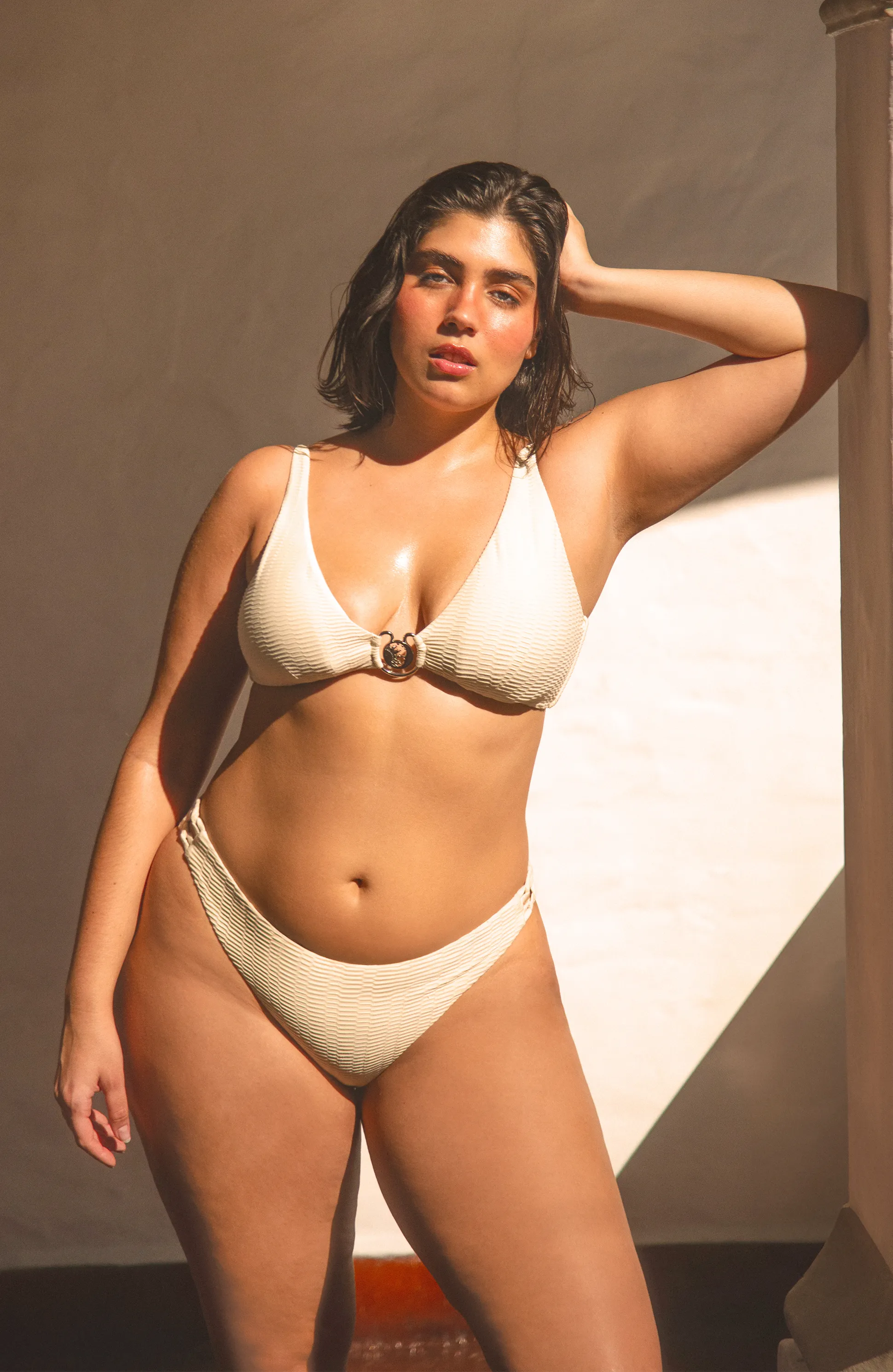 Beige Essentials Danzante, Top Bikini