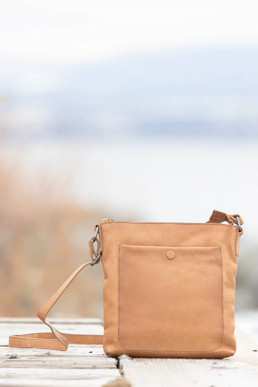 [ISABELLA] SMALL CROSSBODY BAG | SUPER SOFT NAPPA LEATHER: Mocha