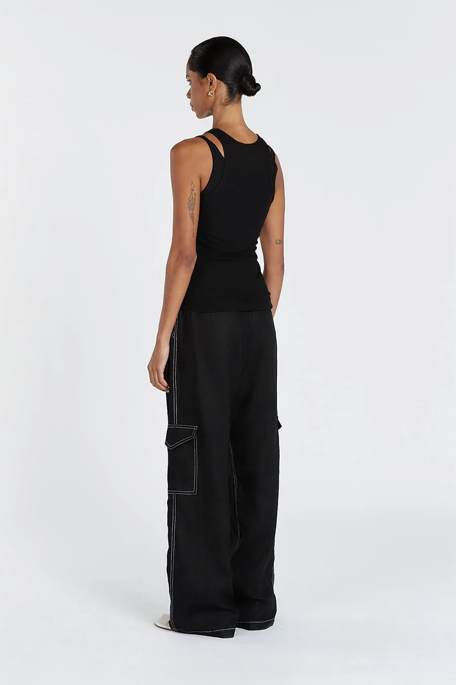 JUDE BLACK SLEEVELESS LAYER TOP