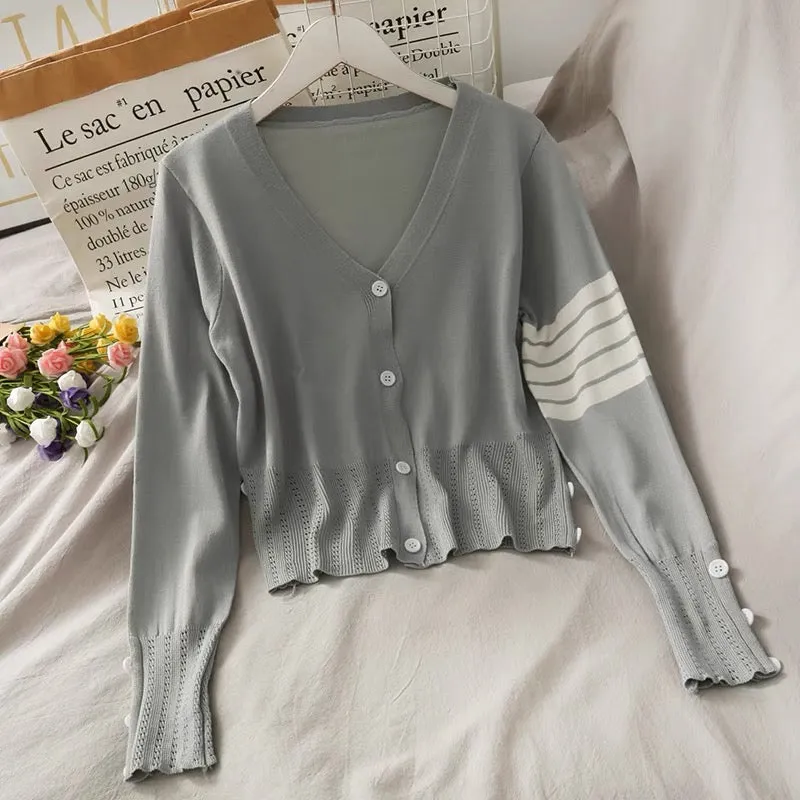 Korean style retro V-neck single-breasted long-sleeved sweater for women 2023 new slim fit, western style and versatile bottomin