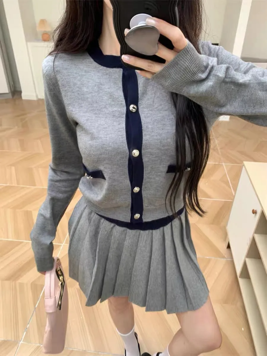 kumikumi fashion suit contrasting color long-sleeved sweater women's autumn high-waisted pleated skirt and short skirt two-piece