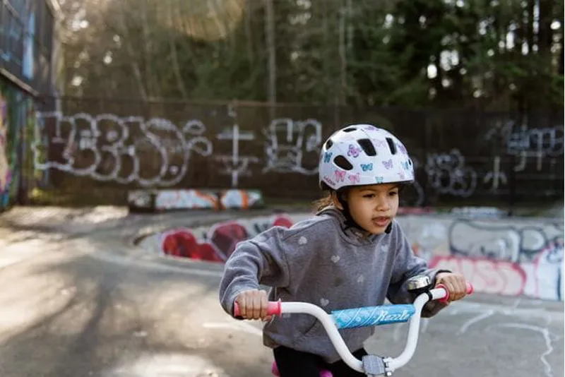 Lazer NutZ KinetiCore Uni-Youth Helmet in Space Black