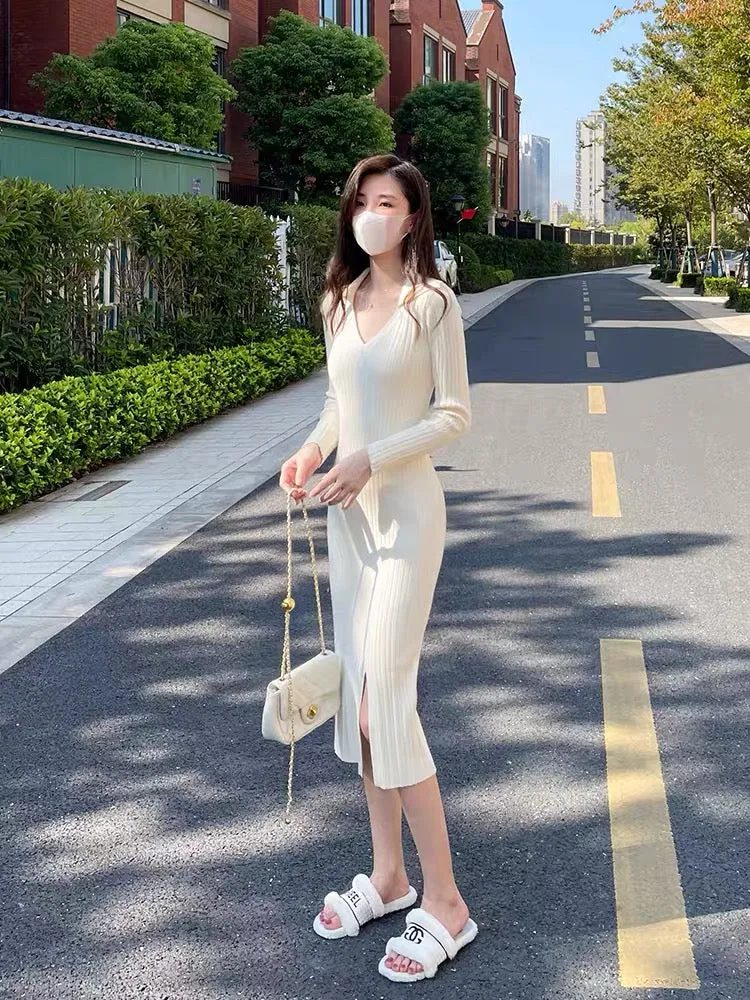 Lin Yaner white knitted dress autumn and winter women's clothing 2022 new slim temperament v-neck sweater long skirt (D183)