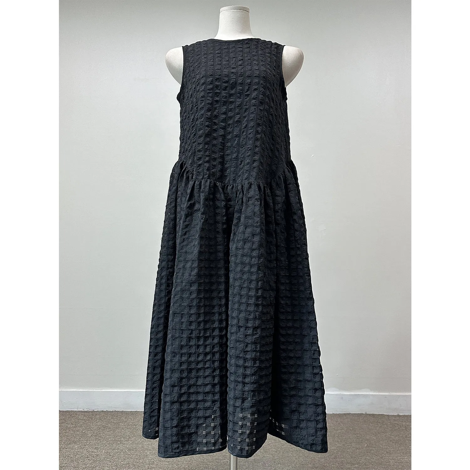 Simple Round Neck Pleated Loose Plaid Vest Dress