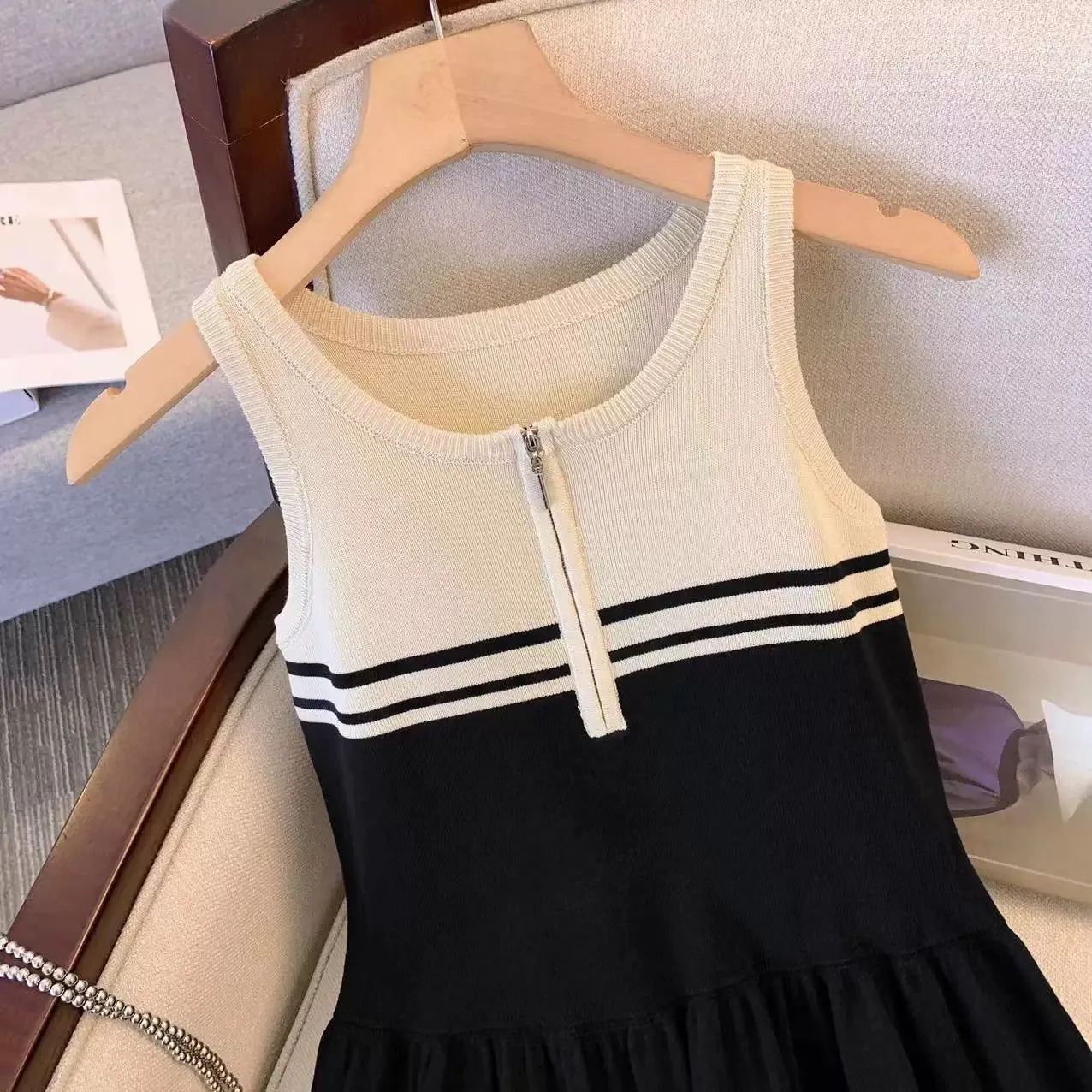 Summer Dopamine French Striped Sleeveless Vest Skirt Women's 2024 New Design Niche Knitted Dress