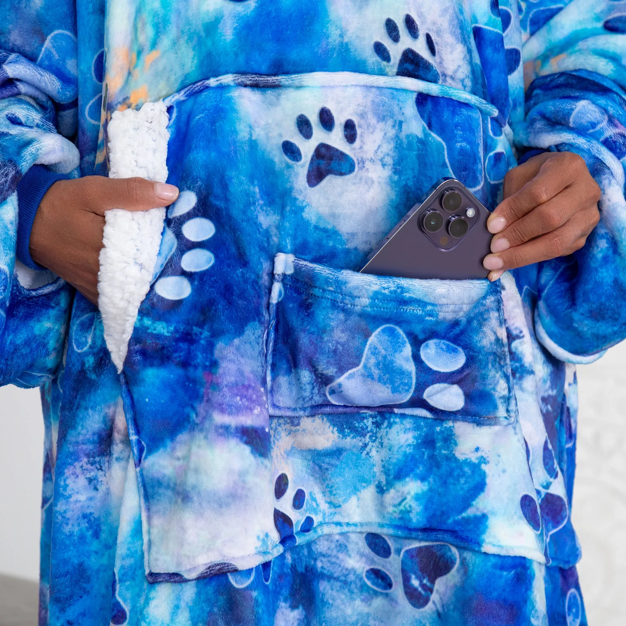 Super Cozy Deluxe Paw Print Wearable Blanket