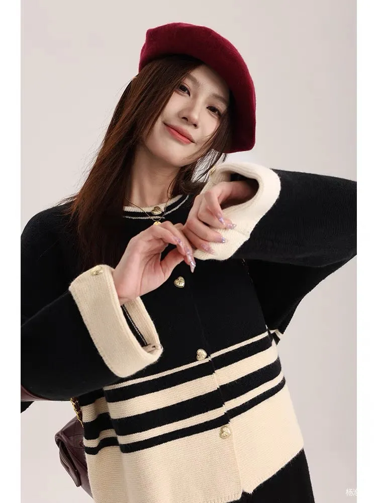 Yang Paopao love button black apricot contrasting color small fragrant style pullover sweater for women autumn and winter new lo